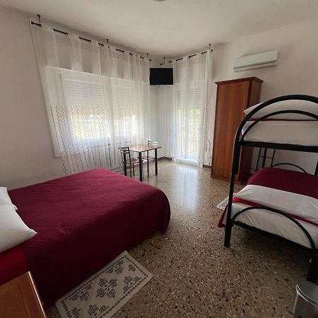 Affittacamere Mark Faenza Bagian luar foto