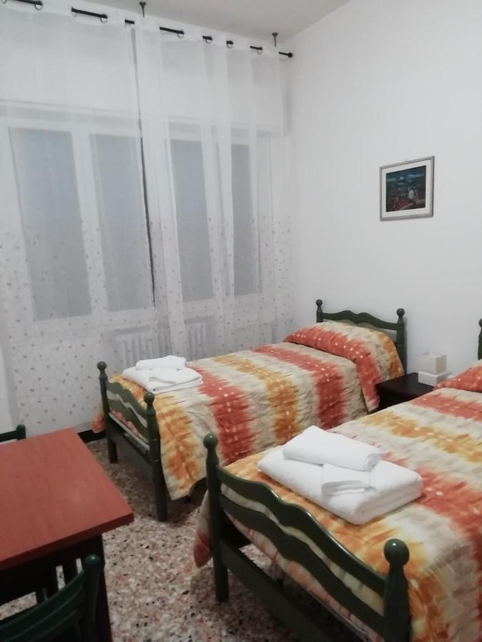 Affittacamere Mark Faenza Bagian luar foto